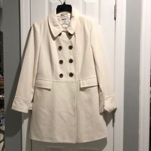 ✨Price Drop! ✨Cream pea coat